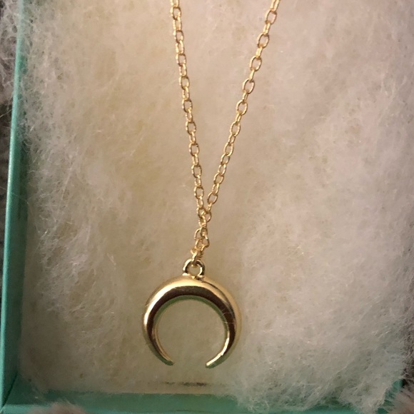 unbranded Jewelry - NEW Gold Bohemian Cresant Horn Moon Necklace💕
